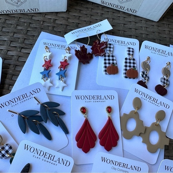 MYSTERY 2 pack of dangle earrings! - Picture 4 of 7